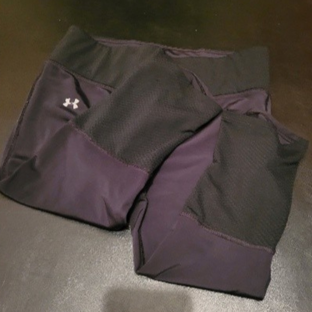 UNDER ARMOUR CAPRIS - Picture 2 of 3